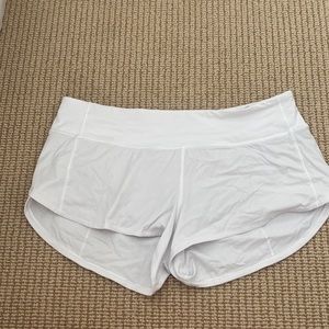 Lululemon White speed up shorts 2.5”